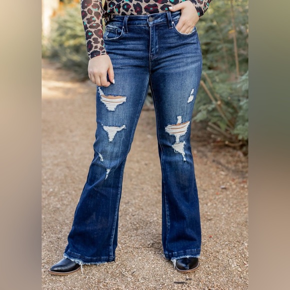 Petra153 Women’s Distressed Mid Rise Stretch Flare Jeans Size 9 - Picture 5 of 14